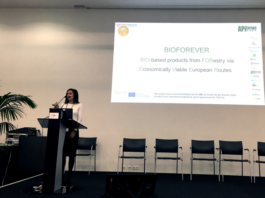 Stamatina Sideri presenting the BIOFOREVER project at the European Summit of Industrial Biotechnology 2019 in Graz.